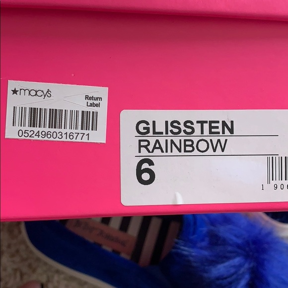 Betsey Johnson - Picture 7 of 7